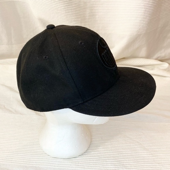 SOLD Oilers Black on Black Logo New Era Hat - Picture 10 of 10